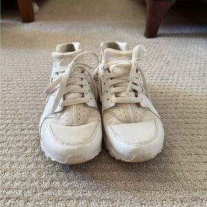 Nike Huarache Size 8